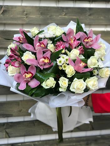Букет цветов из: Розы и Хризантемы в Славянском