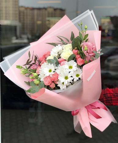 Букет цветов из: Розы, Лизиантусы и Хризантемы в Славянском